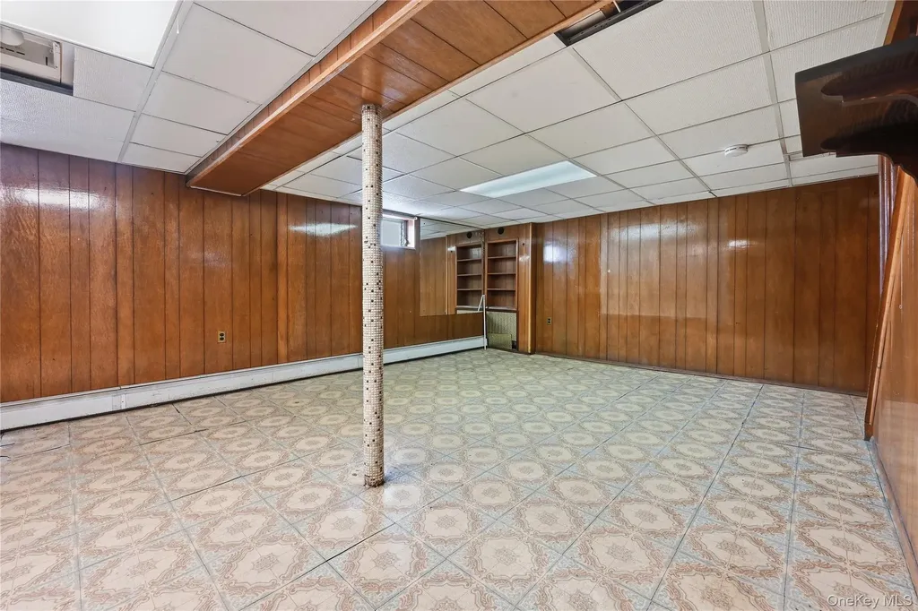 59 Central Avenue Westbury NY 11590