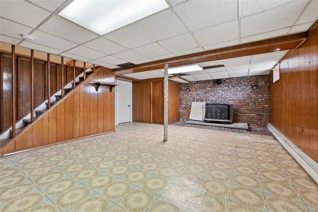 59 Central Avenue Westbury NY 11590