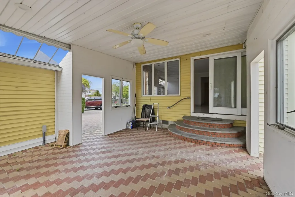 59 Central Avenue Westbury NY 11590