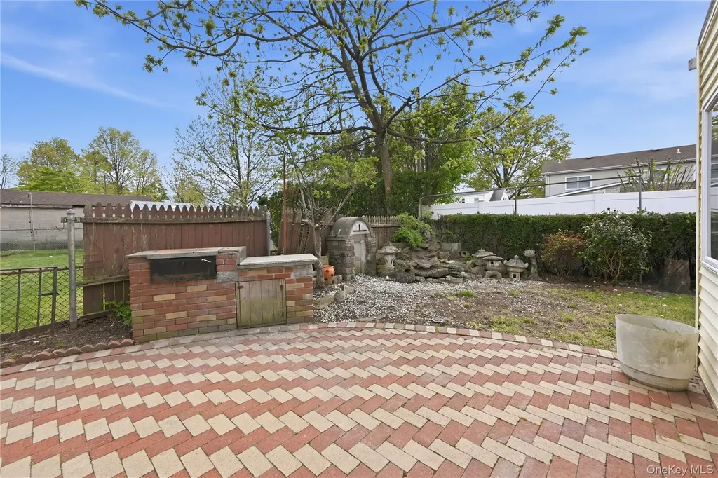 59 Central Avenue Westbury NY 11590