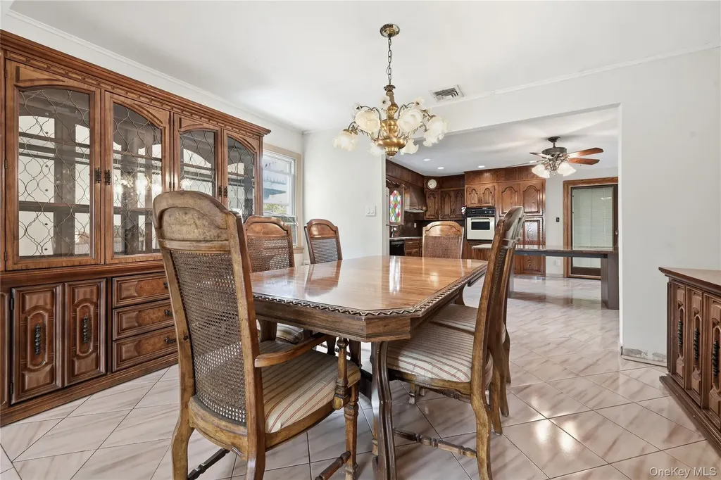 59 Central Avenue Westbury NY 11590