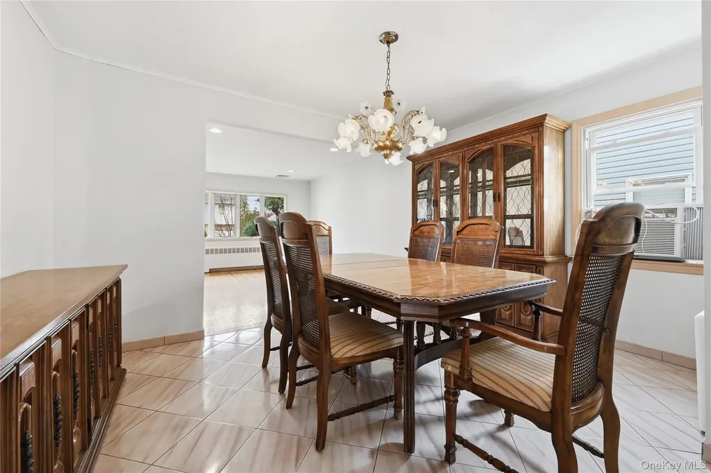 59 Central Avenue Westbury NY 11590