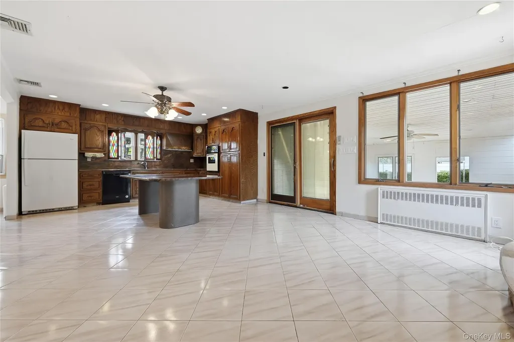 59 Central Avenue Westbury NY 11590