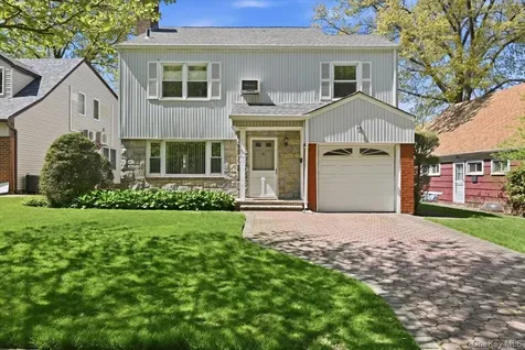 218-37 Grand Central Parkway Hollis Hills NY 11427
