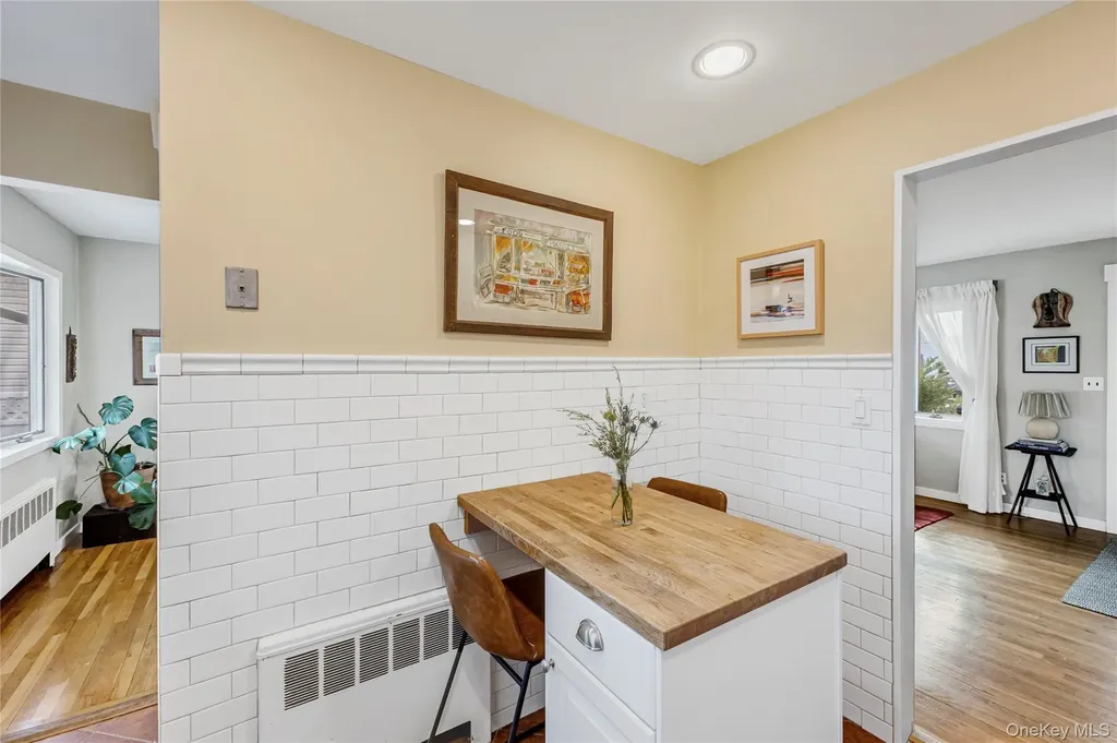 228 8th Street Bethpage NY 11714