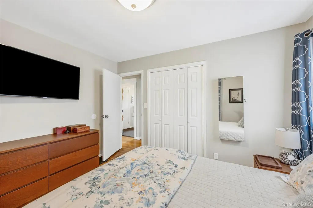 228 8th Street Bethpage NY 11714