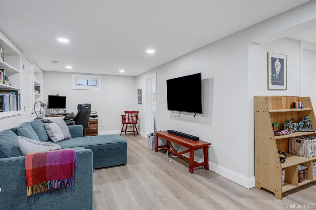 228 8th Street Bethpage NY 11714