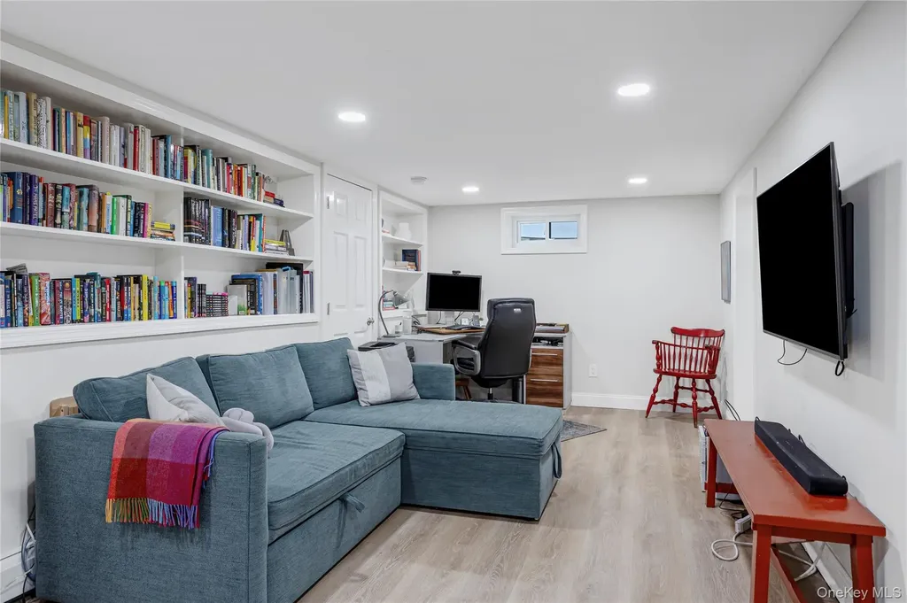 228 8th Street Bethpage NY 11714
