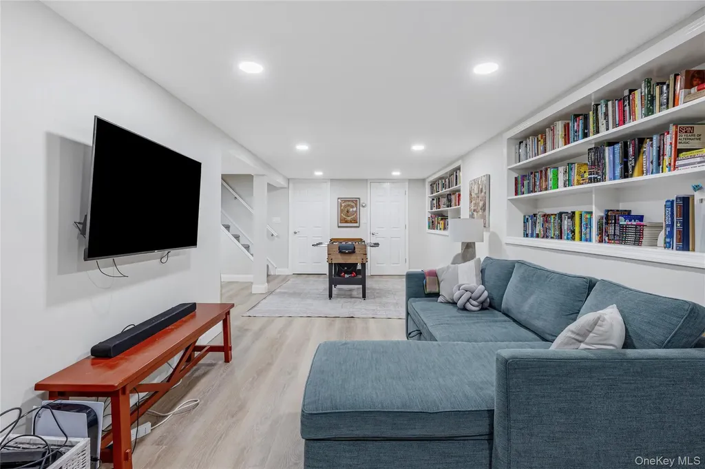228 8th Street Bethpage NY 11714