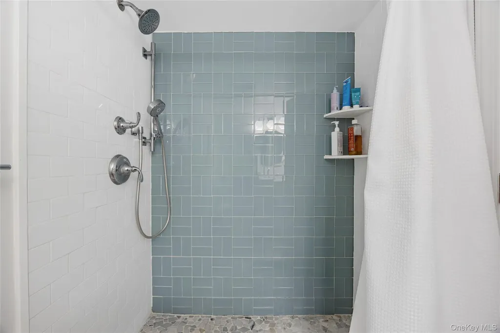 228 8th Street Bethpage NY 11714