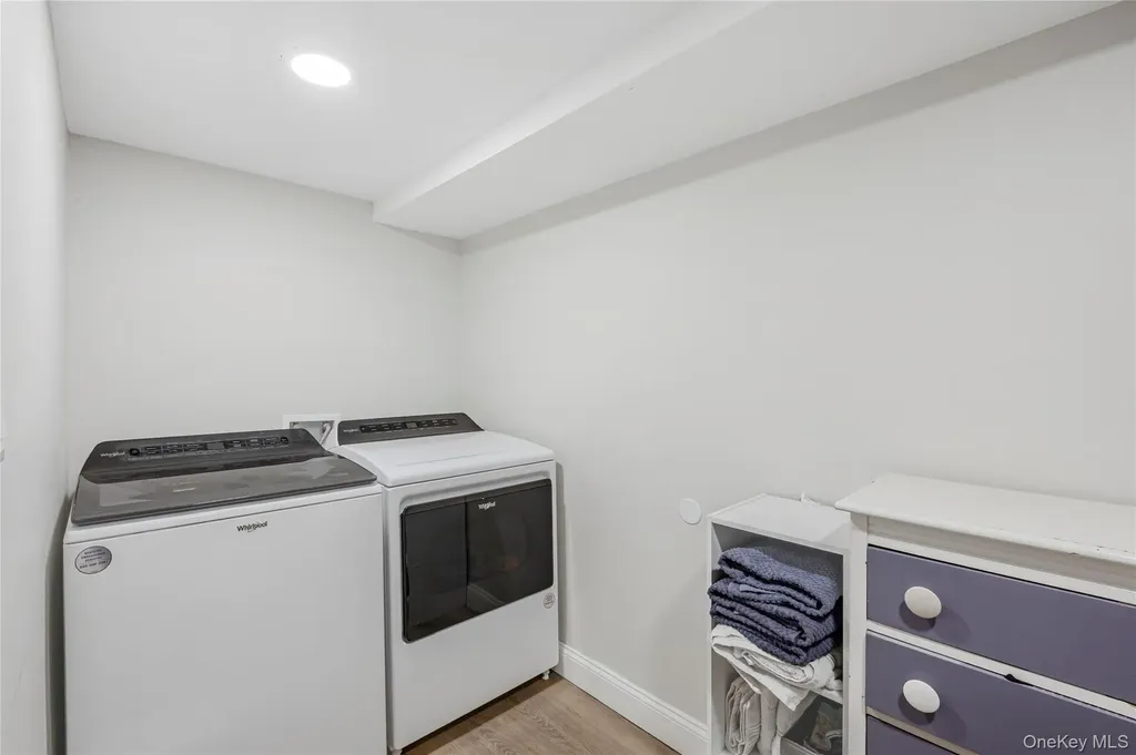 228 8th Street Bethpage NY 11714