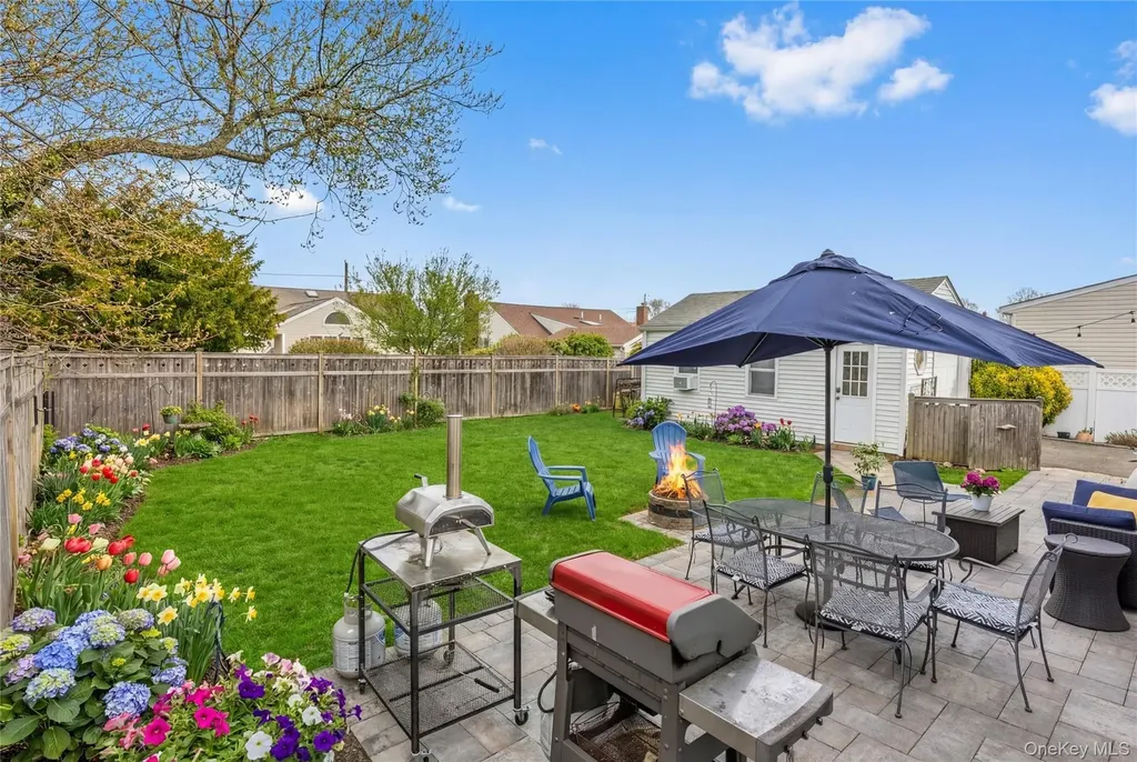 228 8th Street Bethpage NY 11714