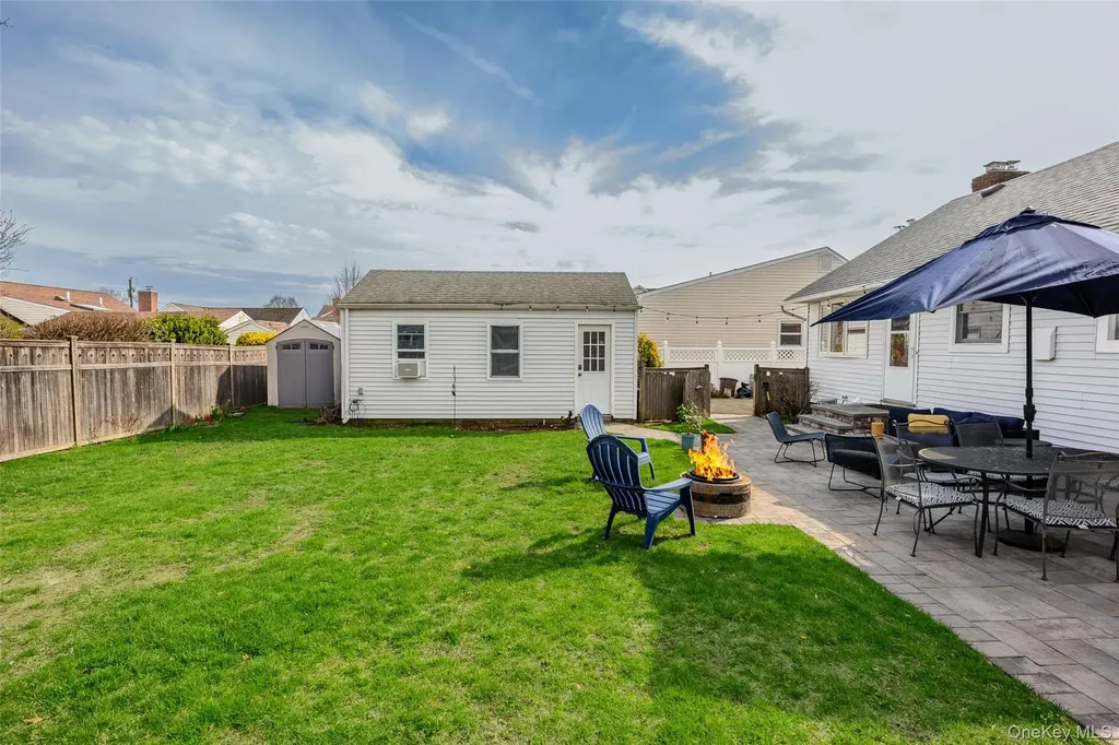 228 8th Street Bethpage NY 11714