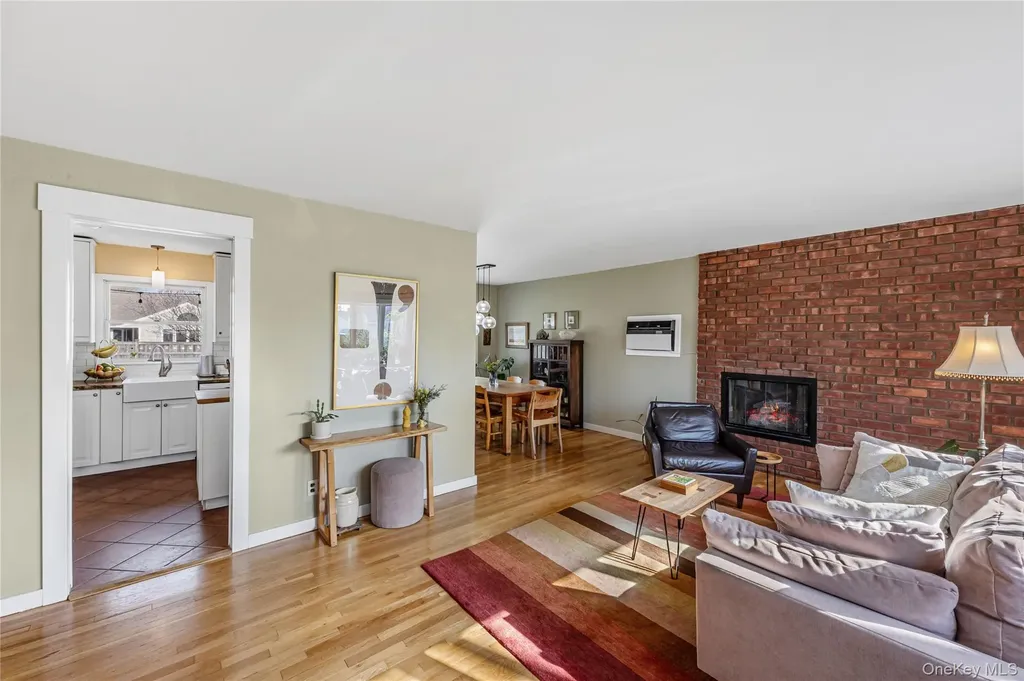 228 8th Street Bethpage NY 11714