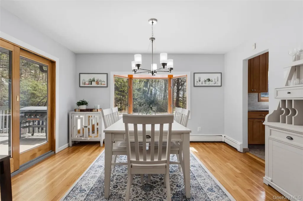19 Crescent Lane Putnam Valley NY 10579