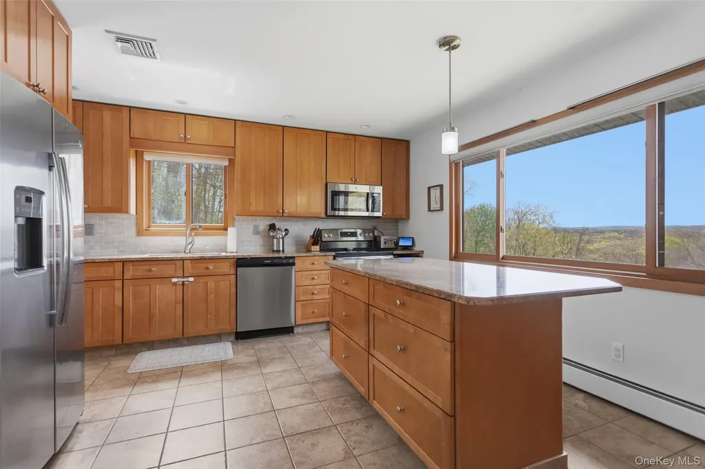 19 Crescent Lane Putnam Valley NY 10579
