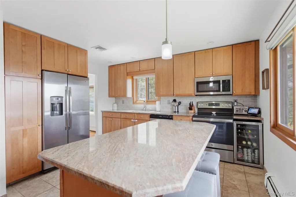 19 Crescent Lane Putnam Valley NY 10579