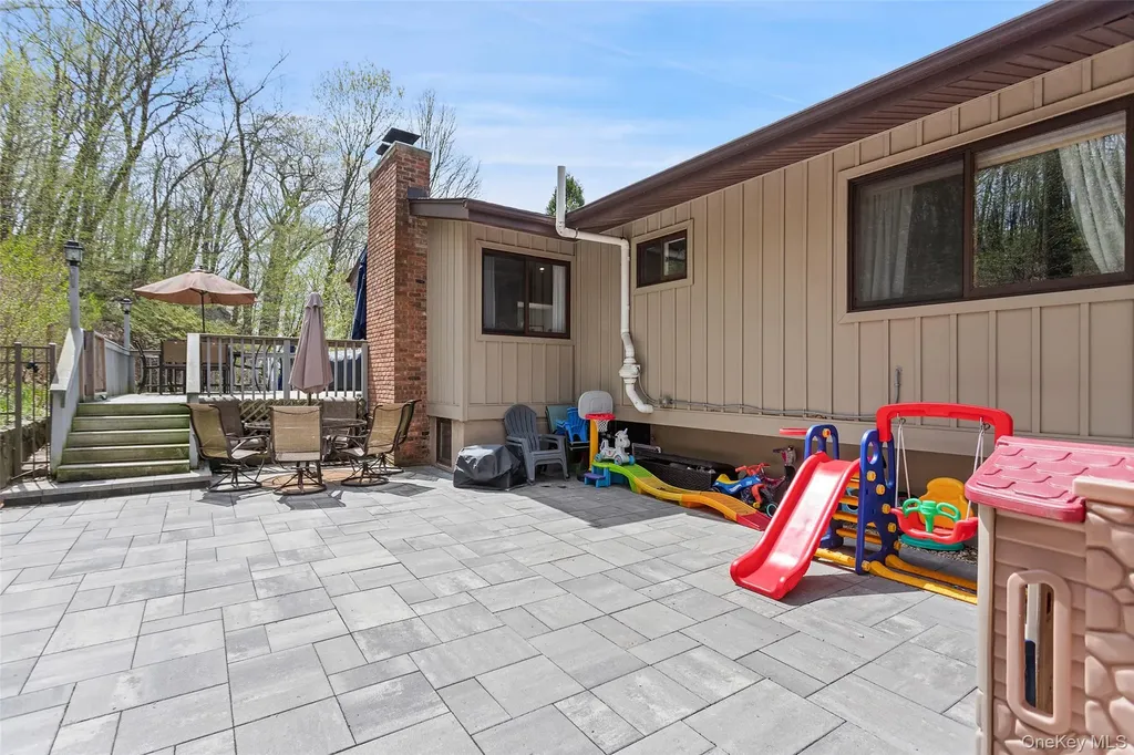 19 Crescent Lane Putnam Valley NY 10579