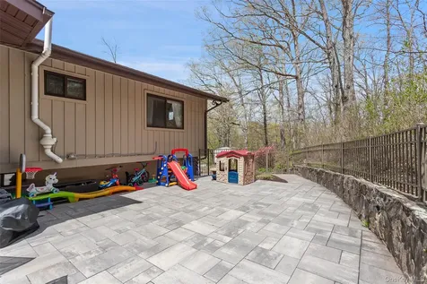 19 Crescent Lane Putnam Valley NY 10579