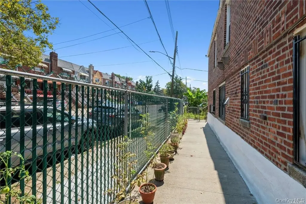 838 Avenue Z Brooklyn NY 11235