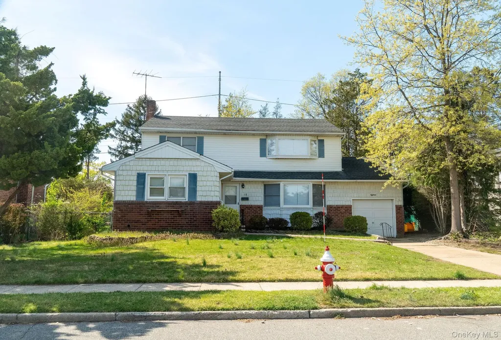 18 Edna Drive Syosset NY 11791