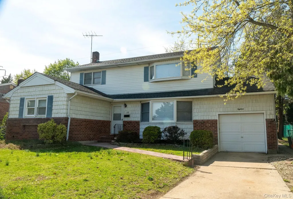 18 Edna Drive Syosset NY 11791