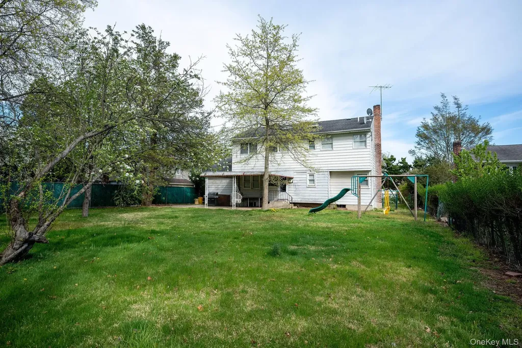 18 Edna Drive Syosset NY 11791