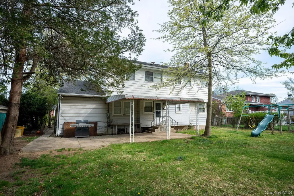 18 Edna Drive Syosset NY 11791