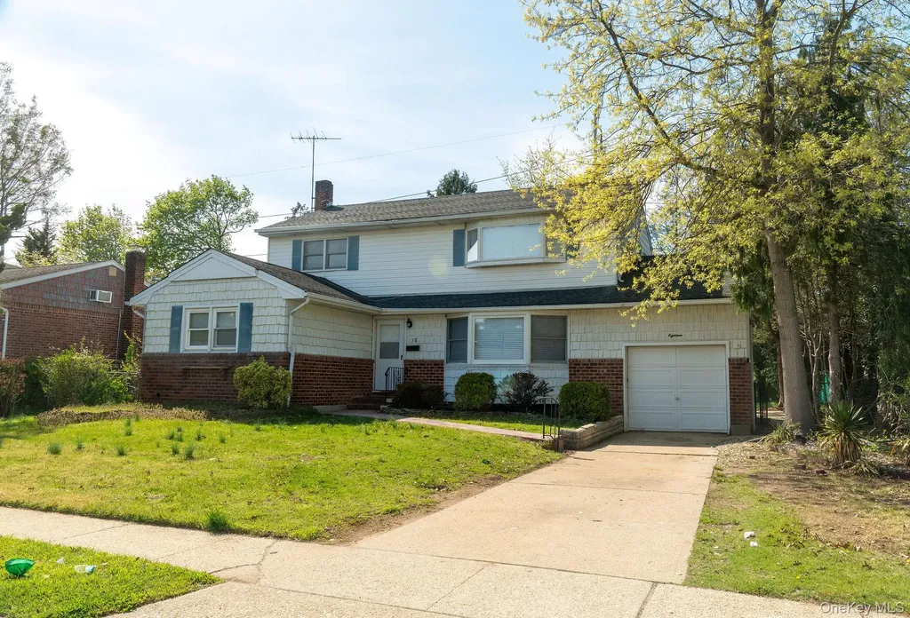 18 Edna Drive Syosset NY 11791