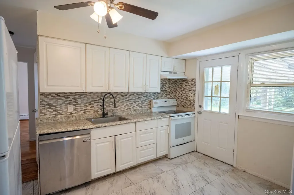 18 Edna Drive Syosset NY 11791