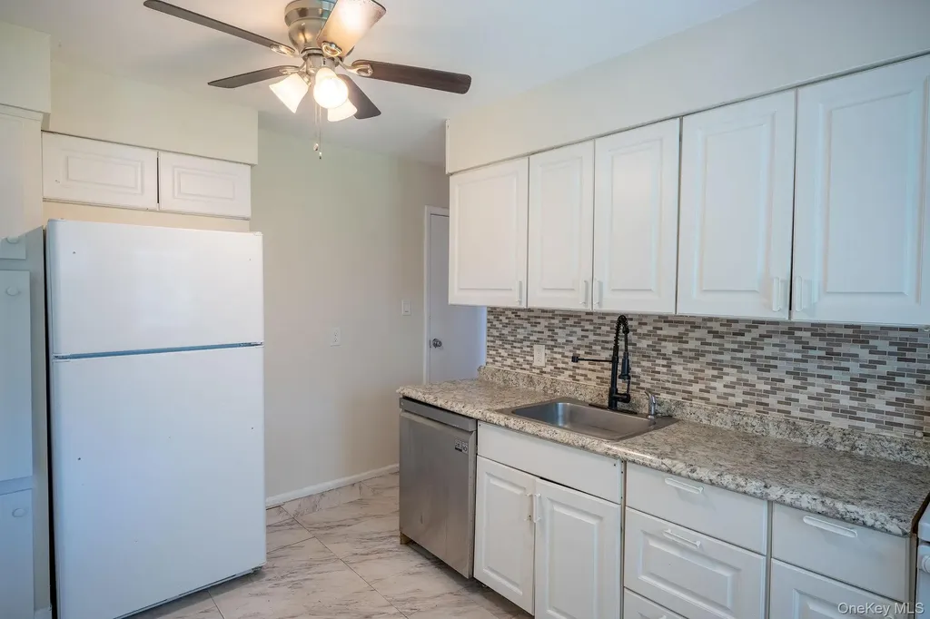 18 Edna Drive Syosset NY 11791