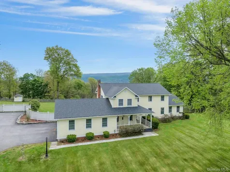 97 Moffat Road Washingtonville NY 10992