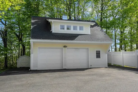 97 Moffat Road Washingtonville NY 10992