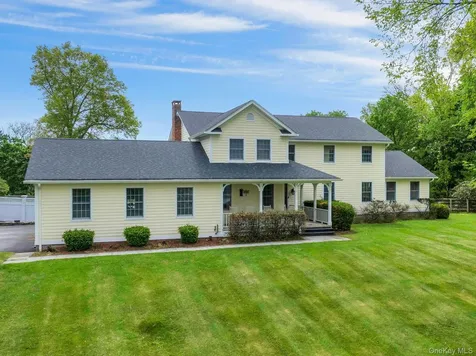 97 Moffat Road Washingtonville NY 10992