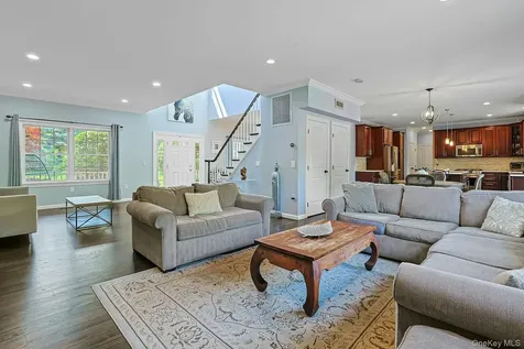 288 Lafayette Avenue Cortlandt Manor NY 10567