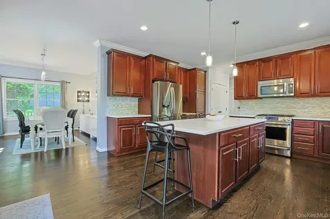 288 Lafayette Avenue Cortlandt Manor NY 10567