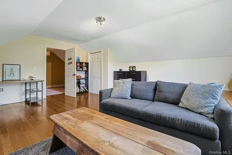 288 Lafayette Avenue Cortlandt Manor NY 10567