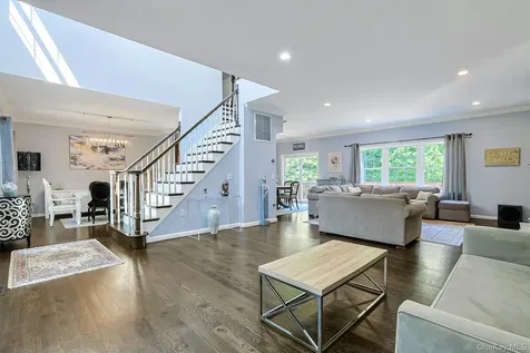 288 Lafayette Avenue Cortlandt Manor NY 10567