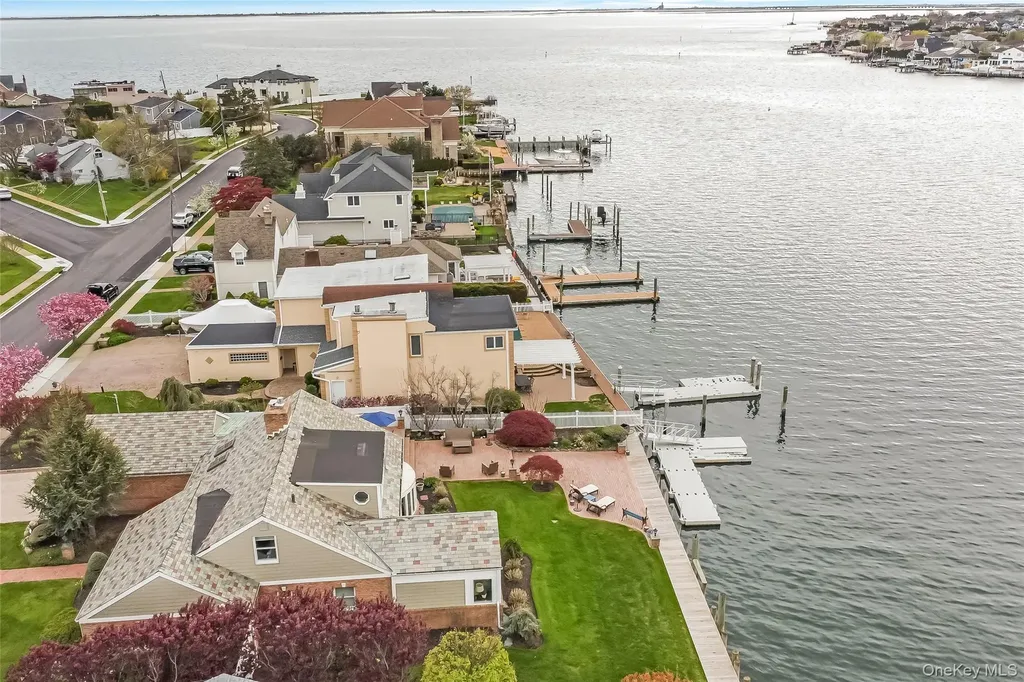 209 W Shore Drive Massapequa NY 11758
