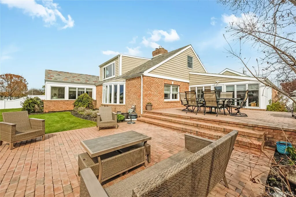 209 W Shore Drive Massapequa NY 11758