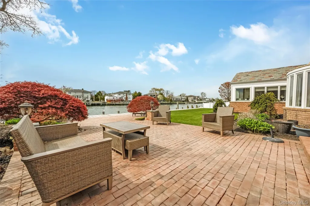 209 W Shore Drive Massapequa NY 11758