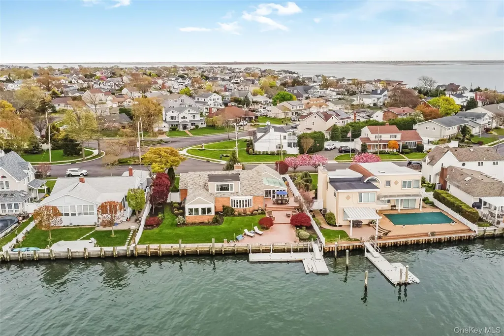 209 W Shore Drive Massapequa NY 11758