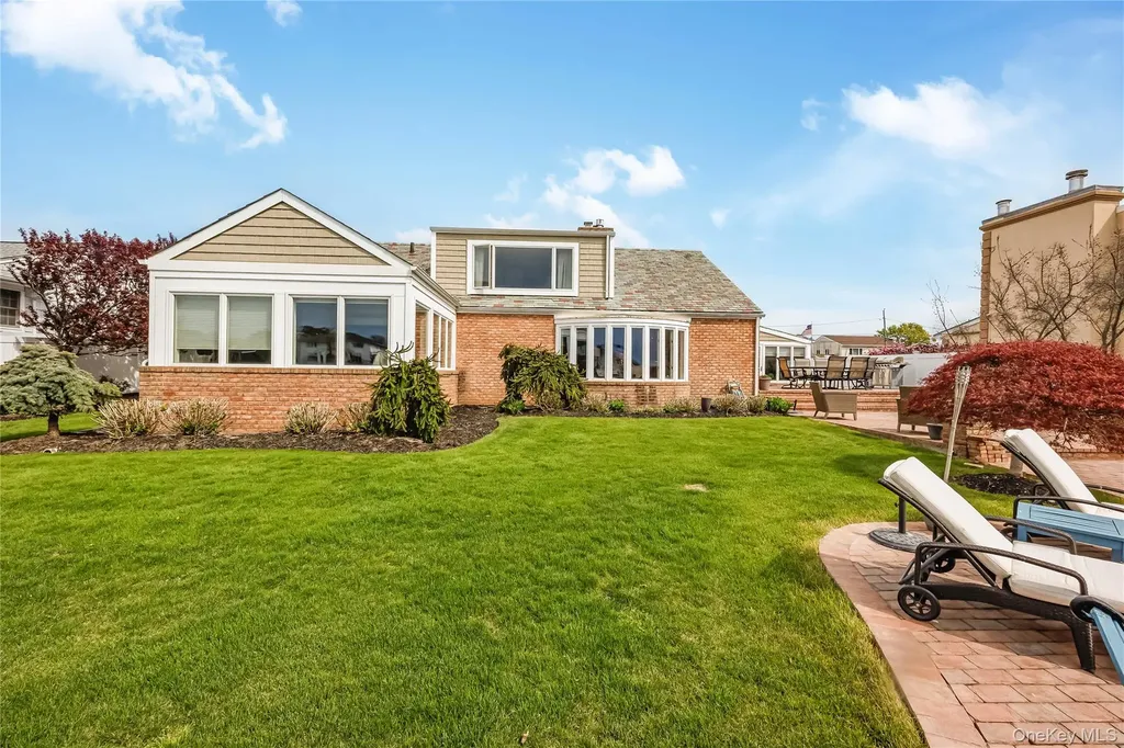 209 W Shore Drive Massapequa NY 11758