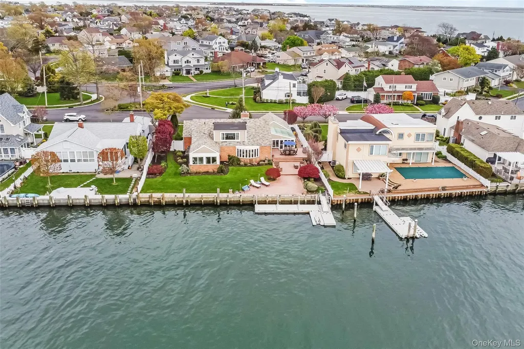 209 W Shore Drive Massapequa NY 11758