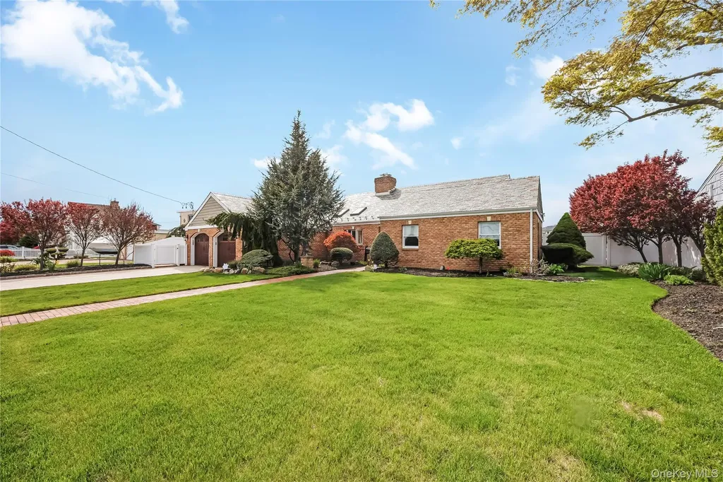 209 W Shore Drive Massapequa NY 11758