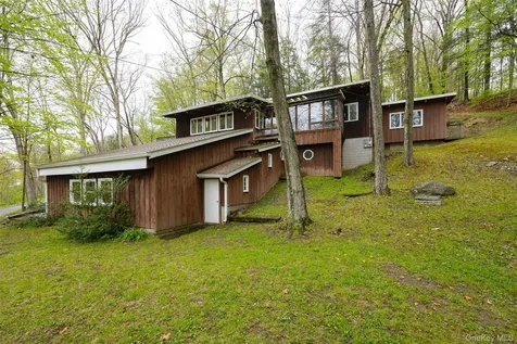 112 Old Sylvan Lake Road Hopewell Junction NY 12533