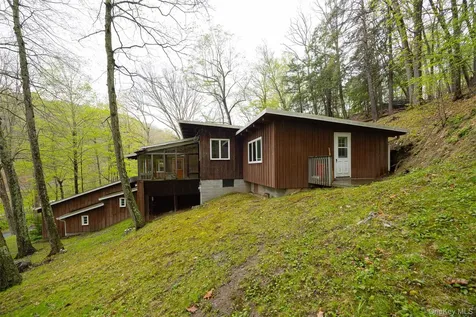 112 Old Sylvan Lake Road Hopewell Junction NY 12533