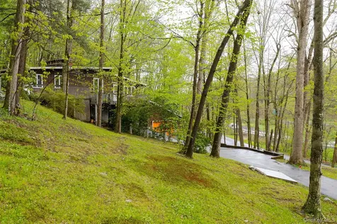 112 Old Sylvan Lake Road Hopewell Junction NY 12533