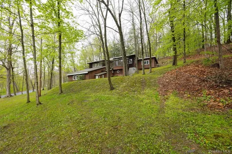 112 Old Sylvan Lake Road Hopewell Junction NY 12533