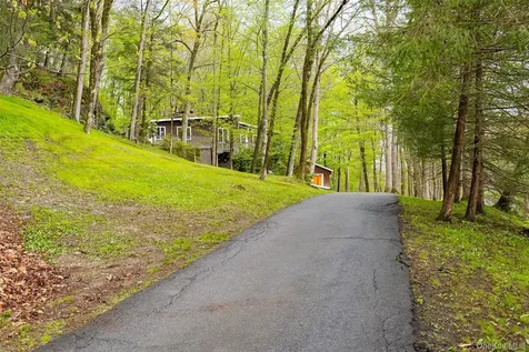 112 Old Sylvan Lake Road Hopewell Junction NY 12533
